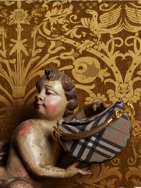 burberry newsletter: New in: the latest accessories 