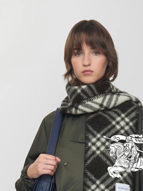 burberry newsletter: The timeless Burberry scarf