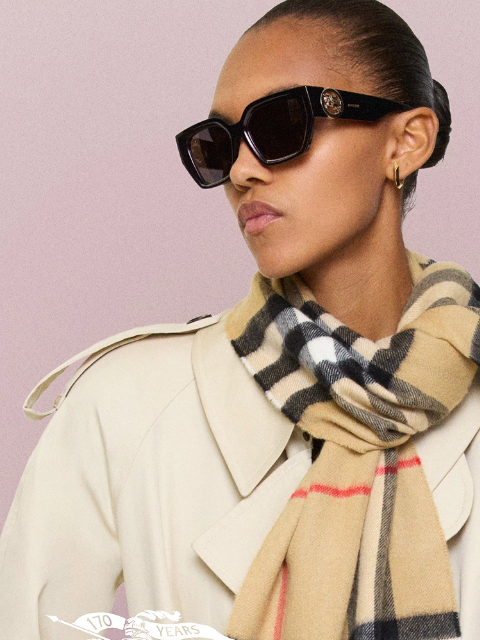 burberry newsletter: Signature scarves for the coming seasons