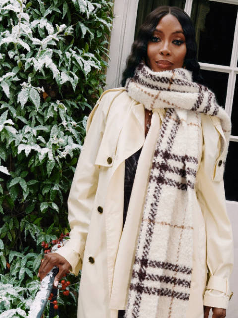 burberry newsletter: Naomi Campbell in the Burberry scarf