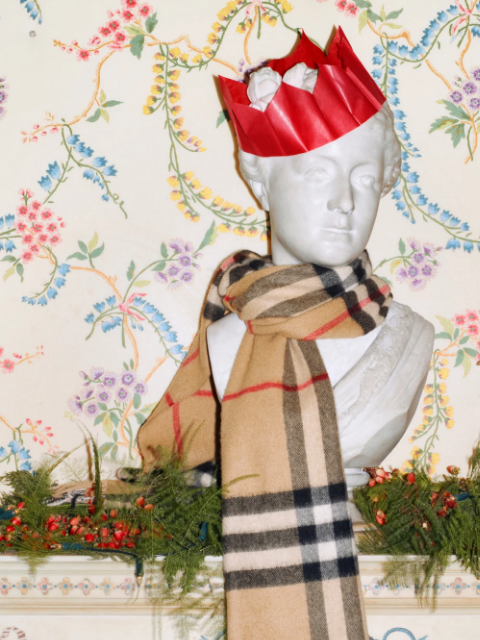 burberry newsletter: Timeless scarves