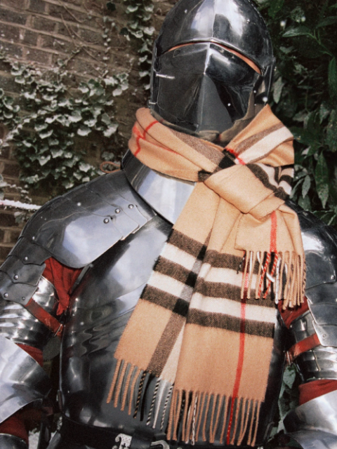 burberry newsletter: Iconic gifts, big and small